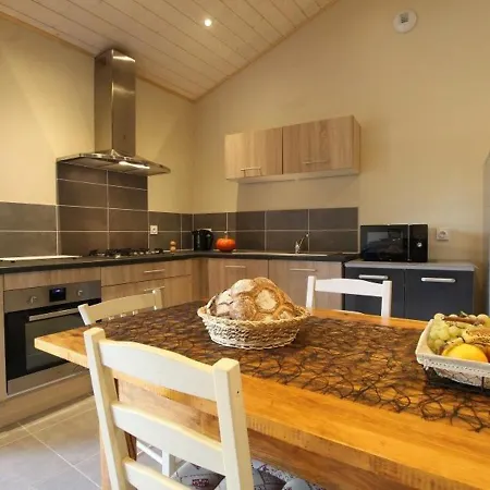 Holiday home Le Brignon, 4 Pieces, 6 Personnes - Fr-1-582-179 *